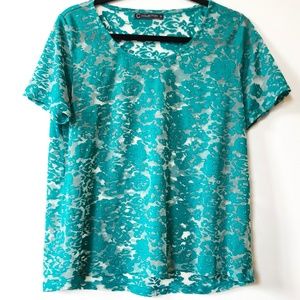 🌸 SOLD 🌸 Collection Laced shirt Sz G/L